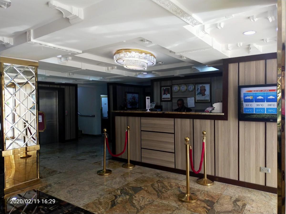 Hotel Immaculate Platinum Abudża Zewnętrze zdjęcie